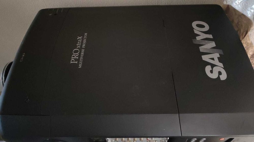 Проектор SANYO XF47
