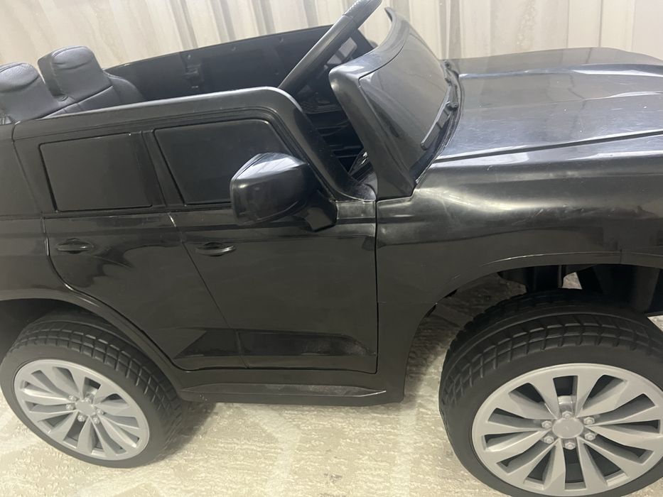 Продам детскую машинку