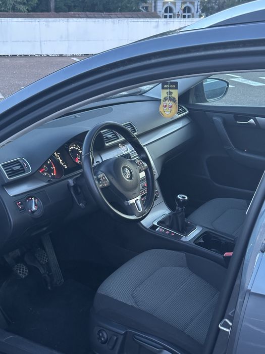 VOLKSWAGEN Passat 0 — imagine 4