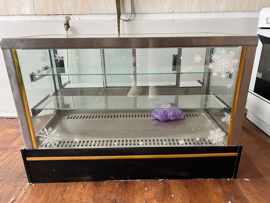 Витринный холодильник