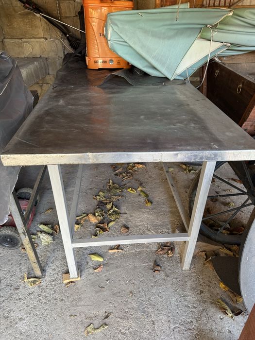 Маса -плот неръждавейка.