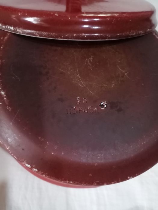 Кастрюли 1 алюминиевая и одна нержавка,формы для кекса и печенья