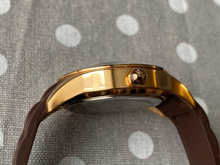 Оригинални часовници Swatch Metallic Dune, Viceroy и Ice Watch