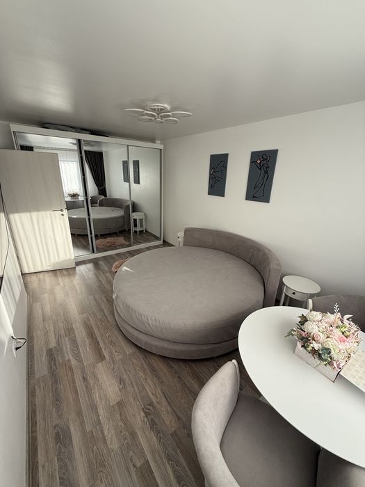 Apartament 2 camere modern– Parcare inclusă, centrală proprie, AC