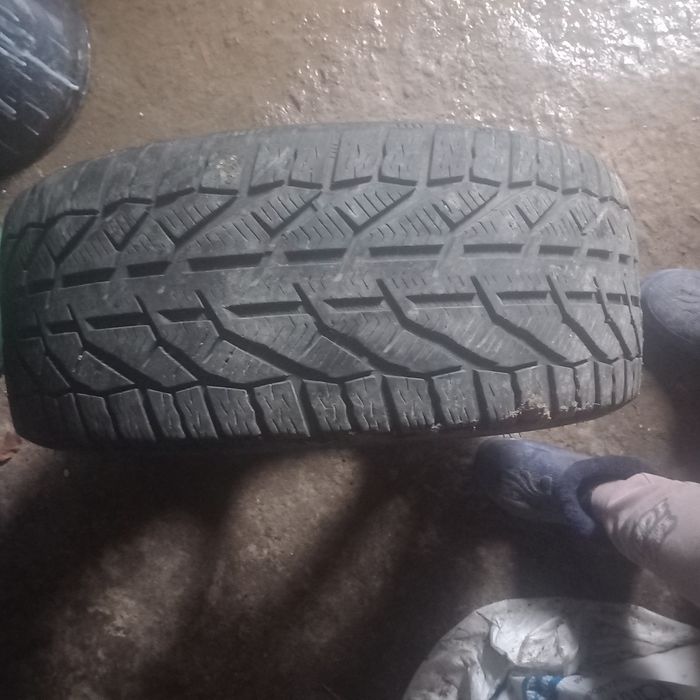 Anvelope de vânzare