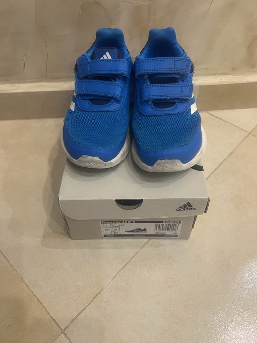 Маратонки adidas