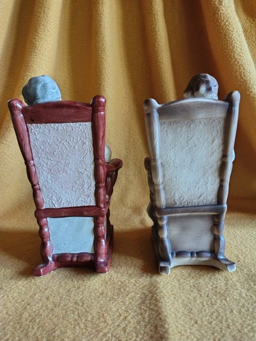 Bibelouri  bunicul și bunica pe scaune Arpo Curtea de Argeș