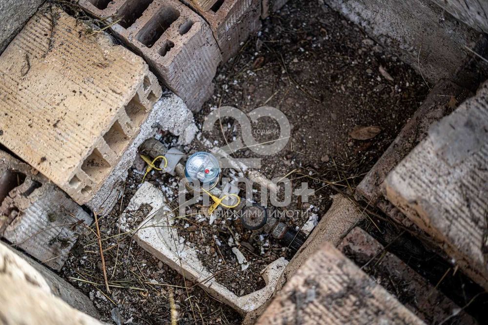 Парцел в с. Малки Чифлик с ток и вода