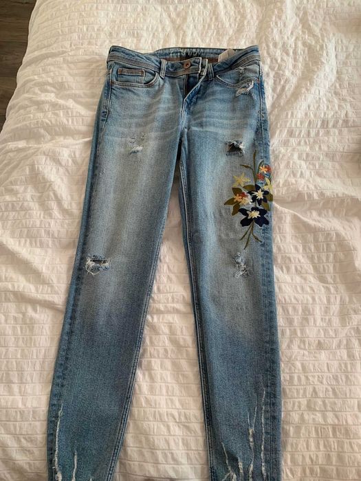 Blugi marirea 36, Zara, cu model floral