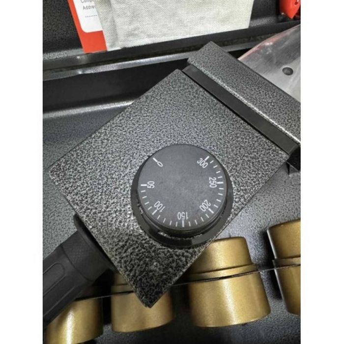 Лепачка в метален куфар 2500W