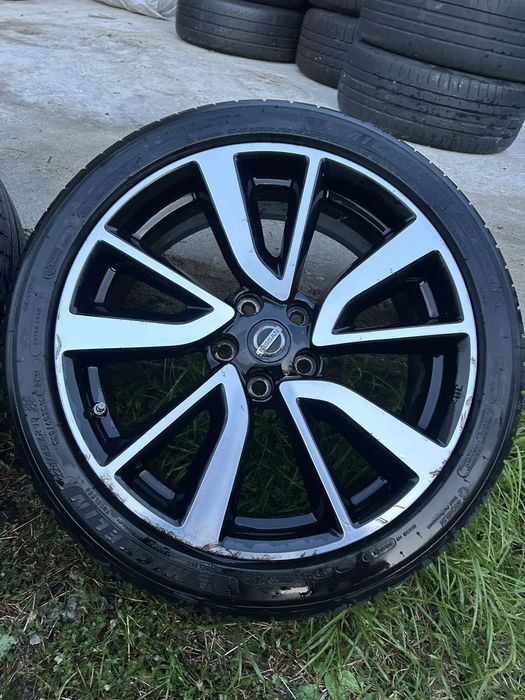 Оригинални джанти с гуми Nissan 19" 5x114,3