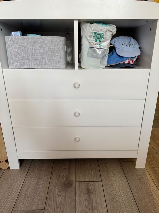 Гардероб и скрин за бебе