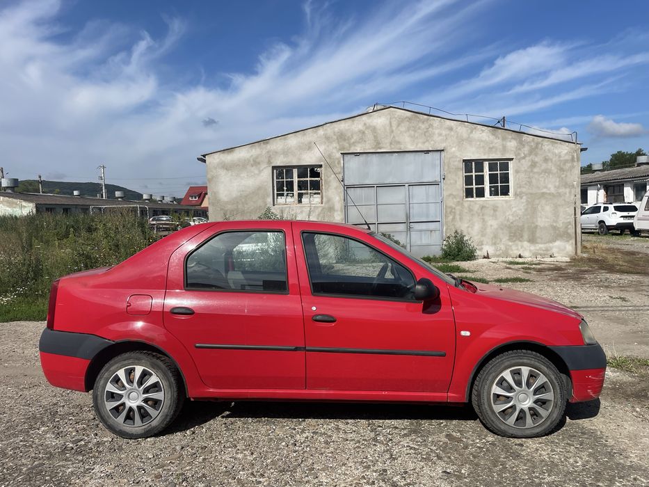Dezmembrez Dacia Logan