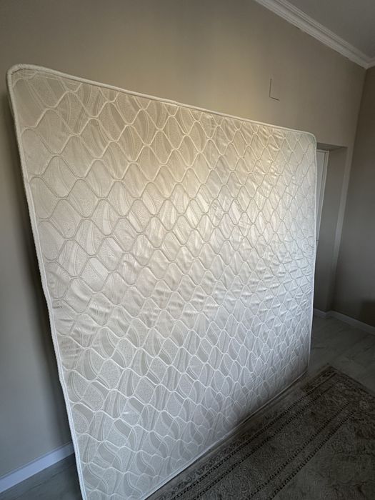 Продаю большой Матрас