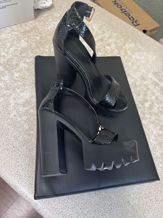 Туфли черные на платформе