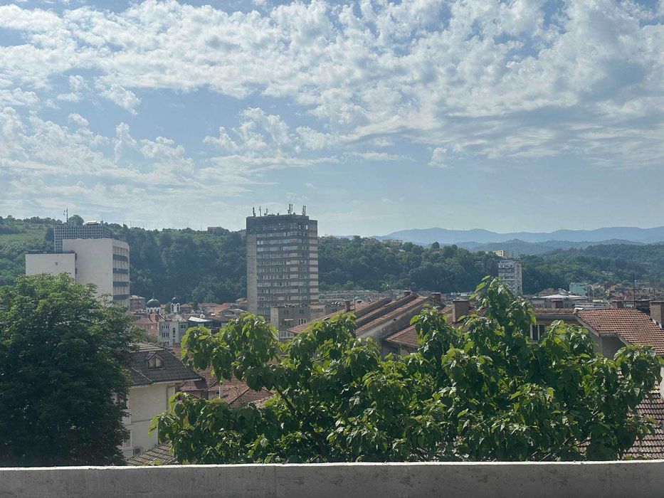 Продава се Тристаен апартамент в Габрово, Център - 150 кв.м за 920 €/кв.м - Снимка #2