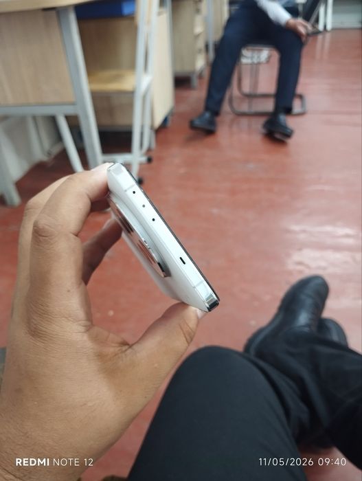 OnePlus 13.  12/256