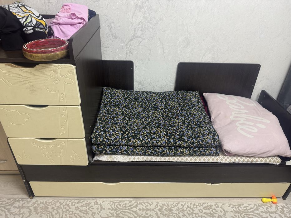 Детская кровать в хорошем состоянии