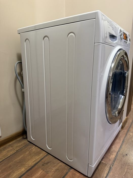 Пералня със сушилна