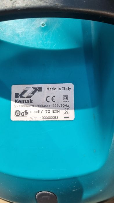 Vând aspirator de tapițerie Kemak!