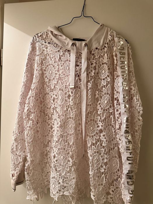 Дантелена блуза с качулка на Monari 44