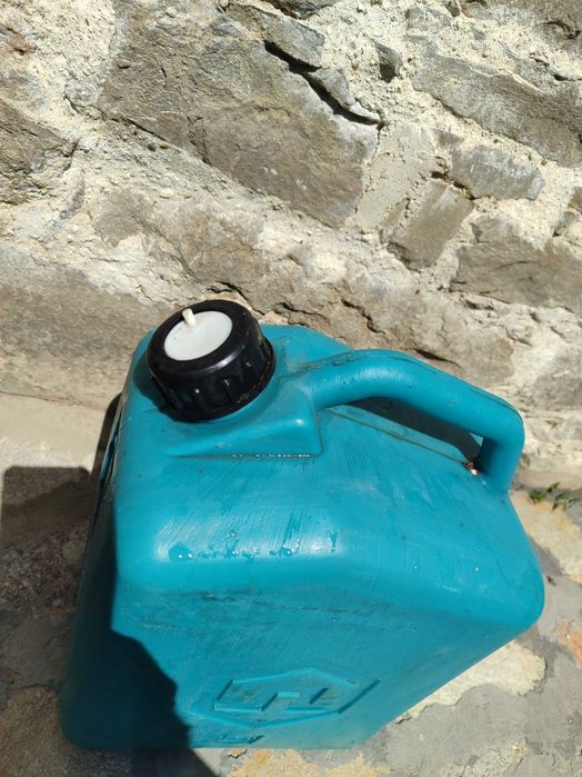 Пластмасови туби за вода