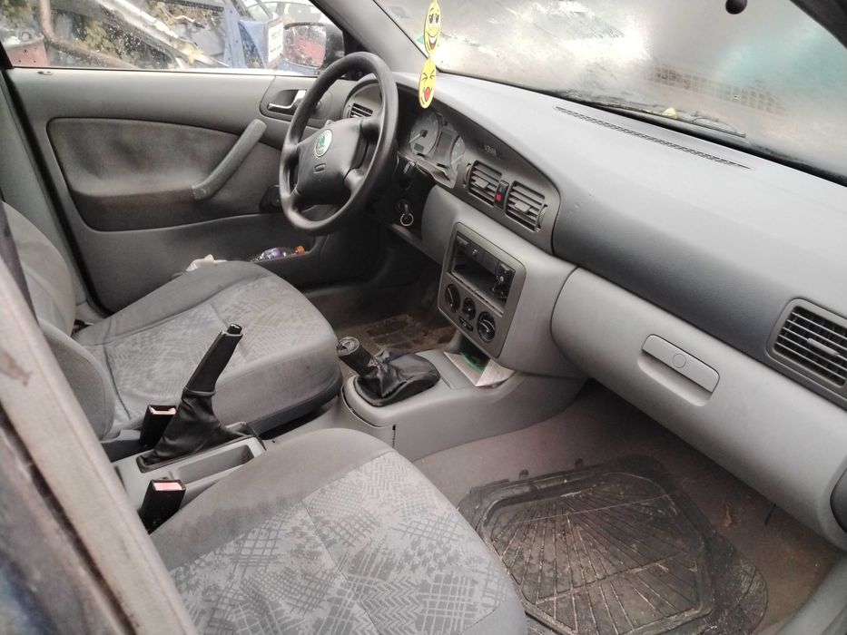 Skoda Octavia I 1.6i 75к.с. на части