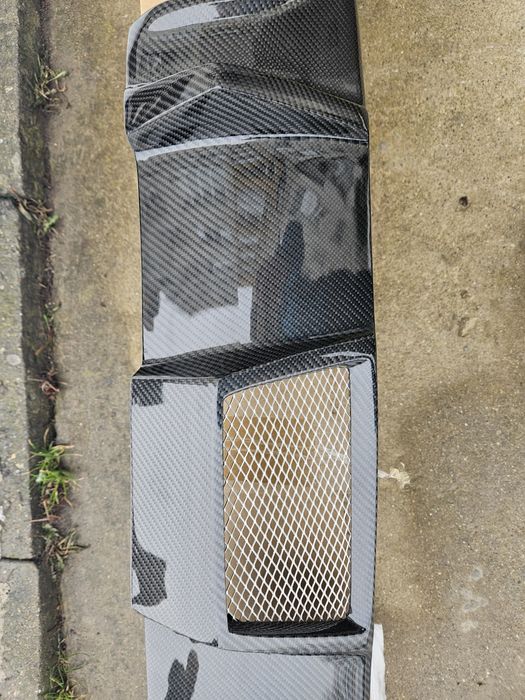 Заден дифузер от карбонови нишки за mercedes w219 CLS63 2007 до 2011