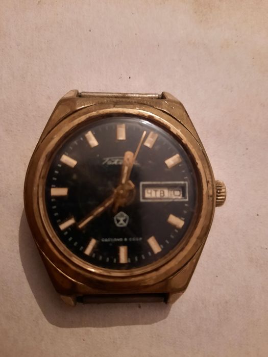 Продам наручные часы.