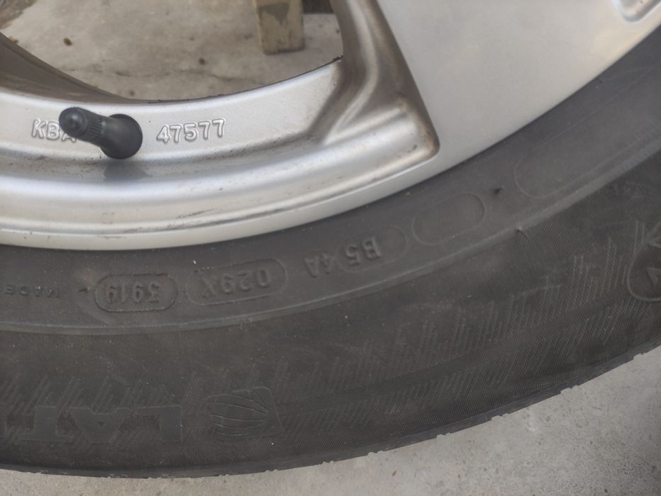 Джанти с летни  гуми 5х114.3  245/60/18