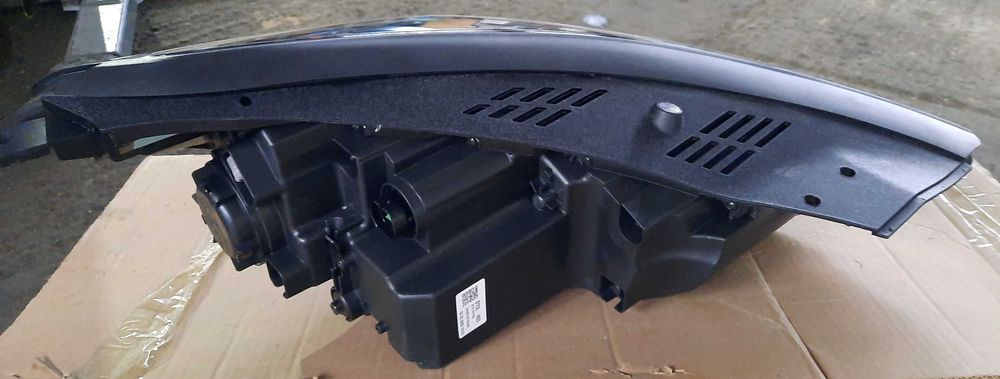 Faruri Hyundai Tucson din 2019 stg/dr