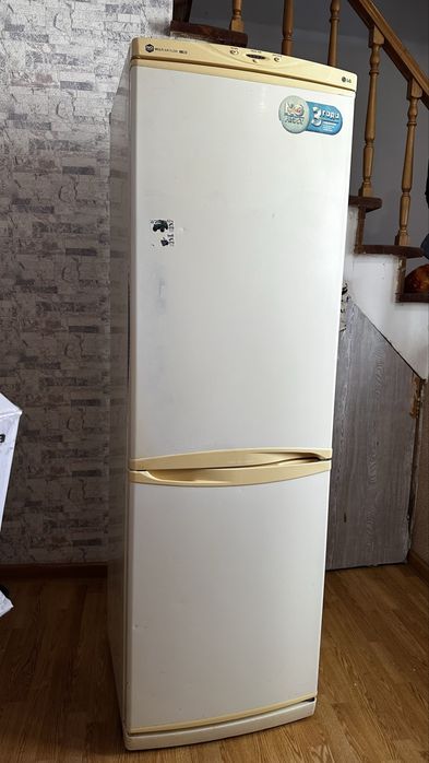 Холодилник бу LG
