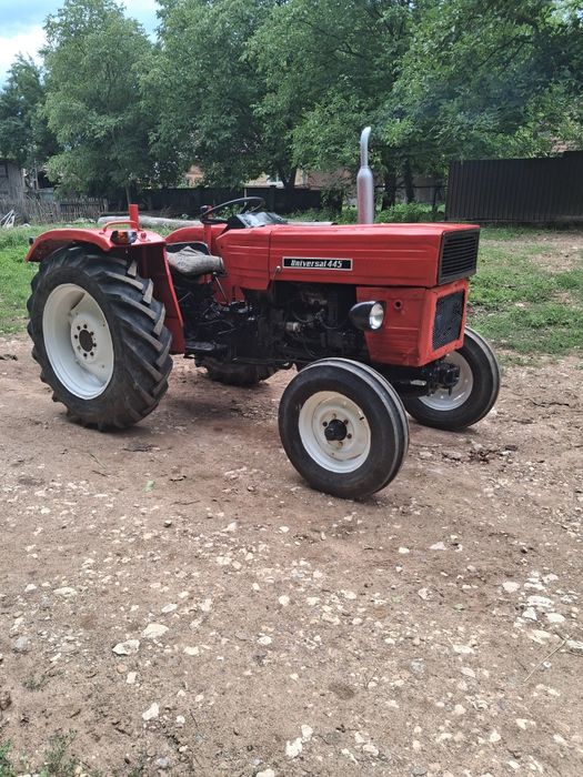 Tractor universal U445