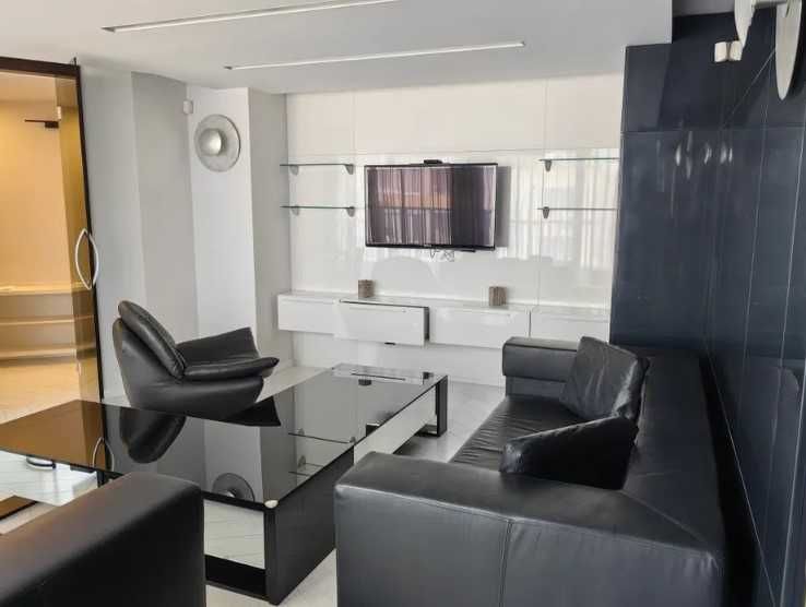 Дава се под наем Двустаен апартамент в София, Гоце Делчев - 88 кв.м за 725 € - Снимка #1