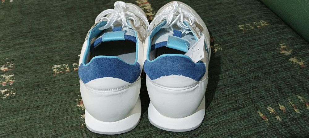 Mizuno Etamine marimea 42 , noi cu eticheta, impecabili