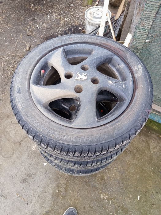Genti pe 15 Peugeot cu cauciuc
