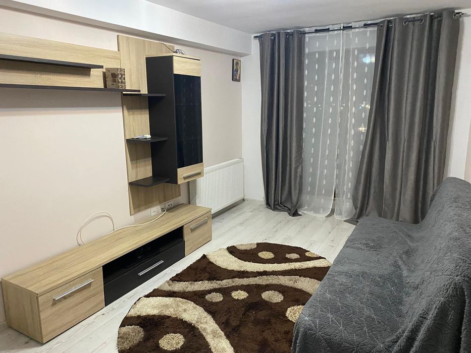 Ofer spre Închiriere apartament cu două camere decomandat