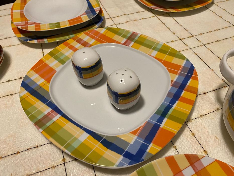 ПРОДАЮ сервиз на 6 персон!