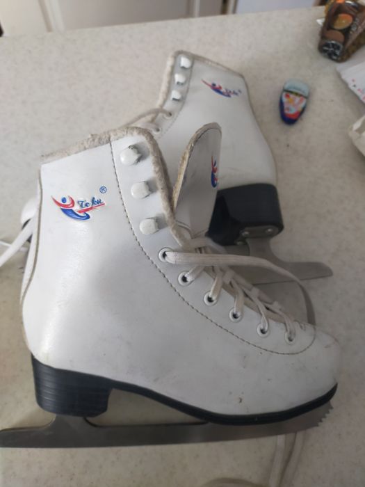 Продам коньки детские в хорошем состоянии