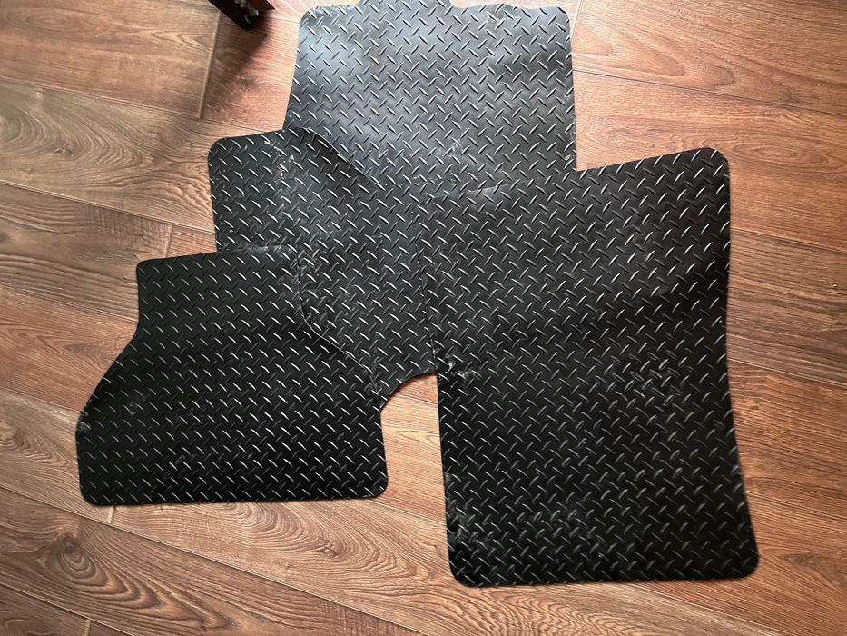 Гумени стелки BMW X5 e70