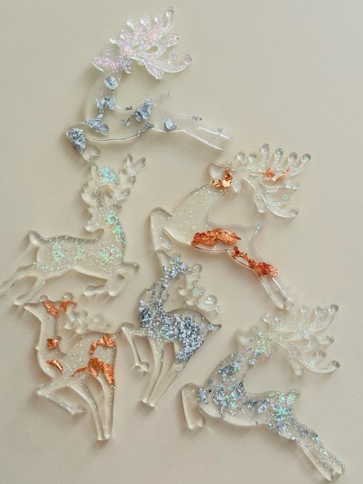 Коледни еленчета от епоксидна смола