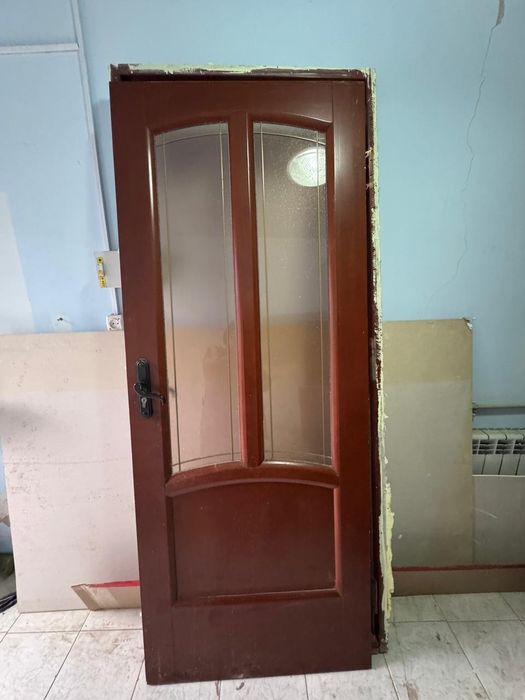 Двери межкомнатные б/у