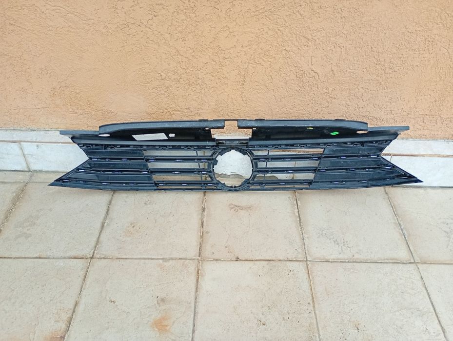 Grila radiator vw passat b8 cod 3G0853653D