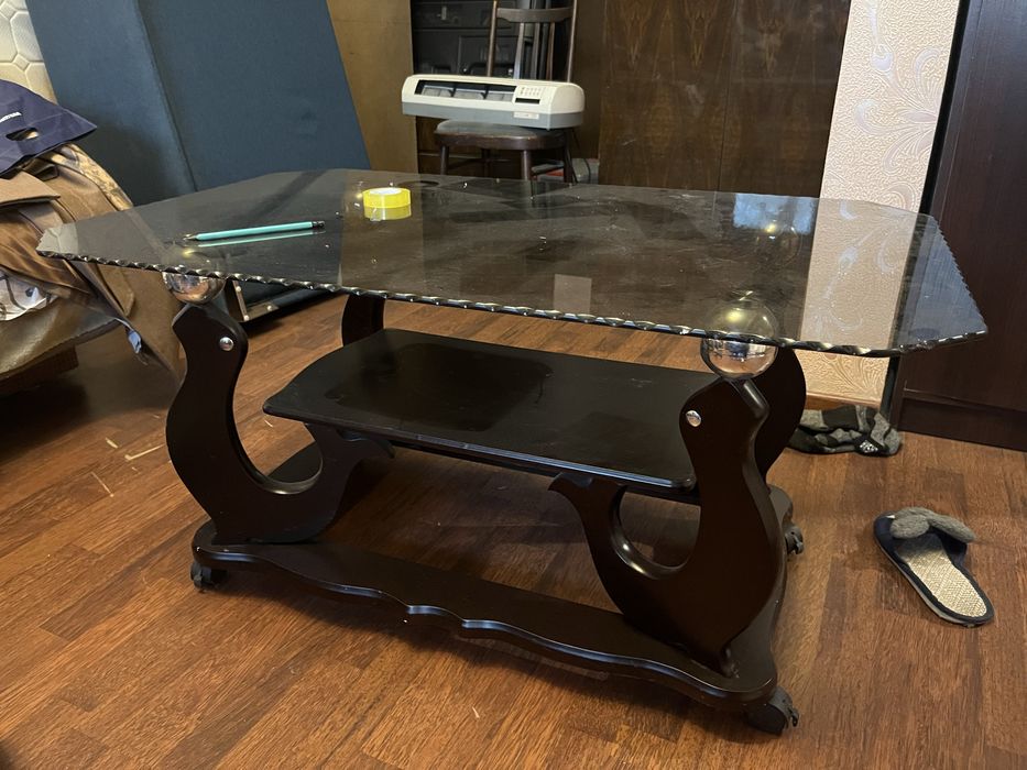 Продам кофейный столик