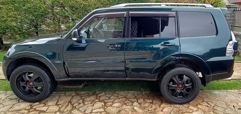 Mitsubishi Pajero IV 200 cp automat dotari full +