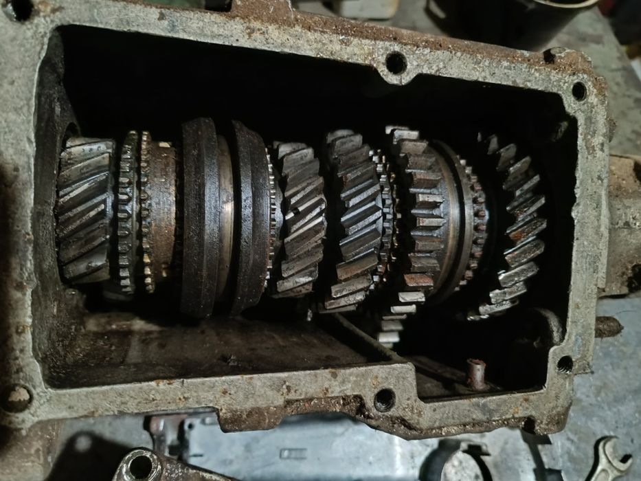 Каробка на Газ 24