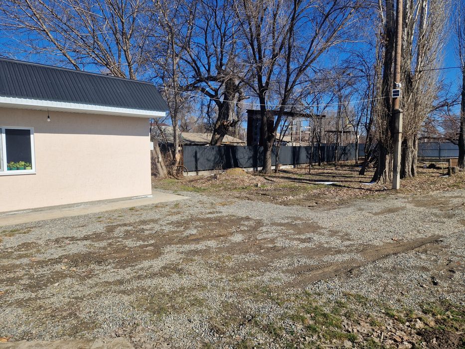 Продам дом с зимней теплицой