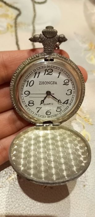 Продаю часы, карманные.