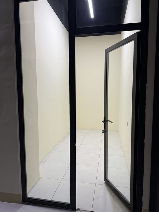 Офис ва Склад Учун Арендага Берилади.  Хамма толови ичида.