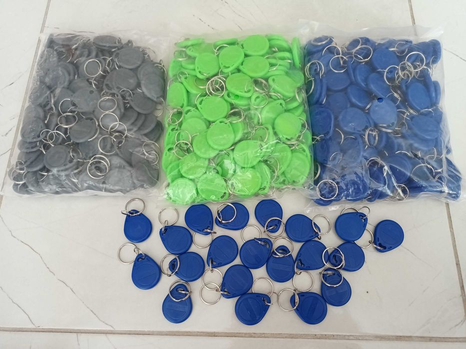 Чипове с код,Access control,за входна врата,асансьор,бариера,кит 100бр